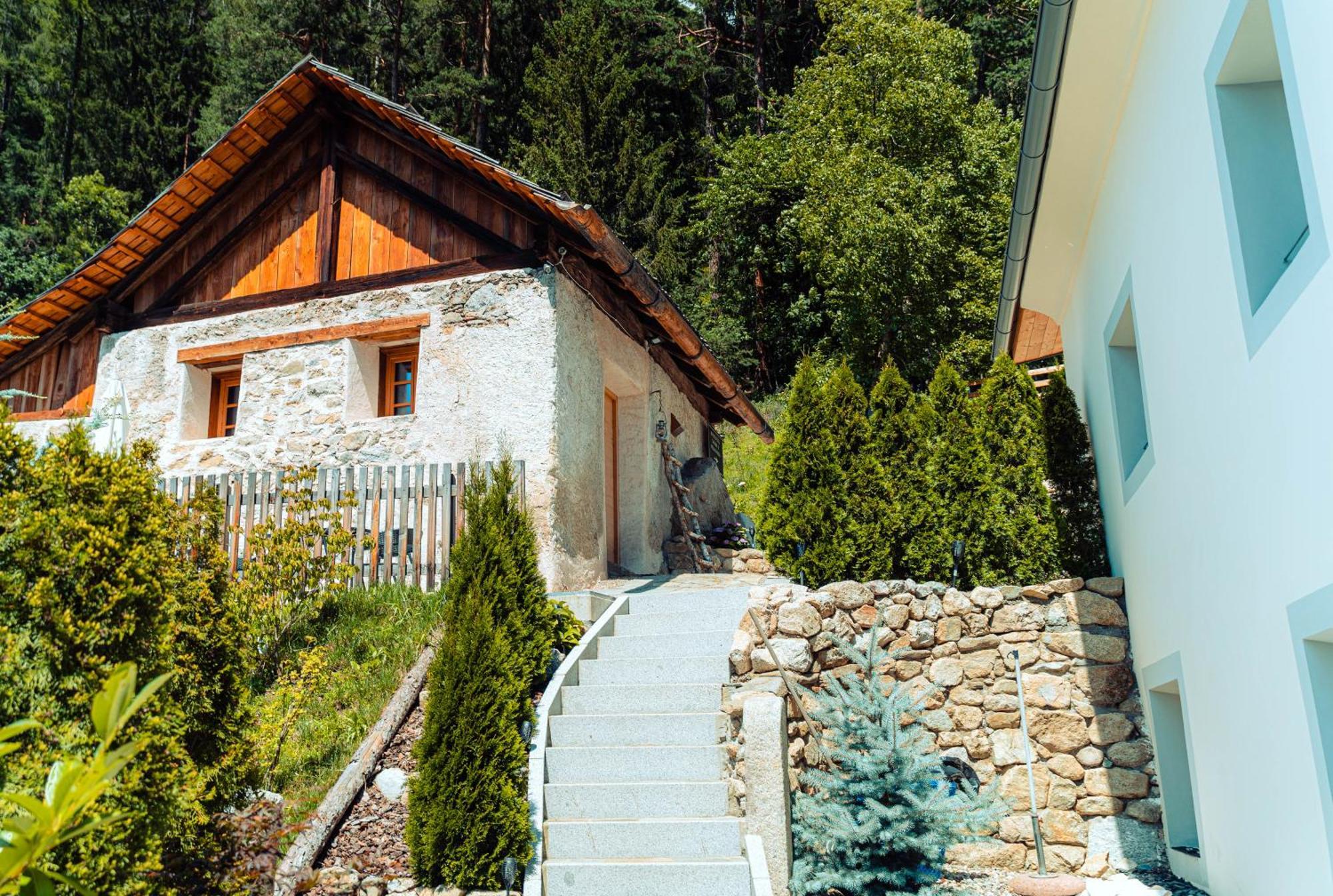 Apartments, Guest House & Historic Chalet Neuhaus San Sigismondo Esterno foto