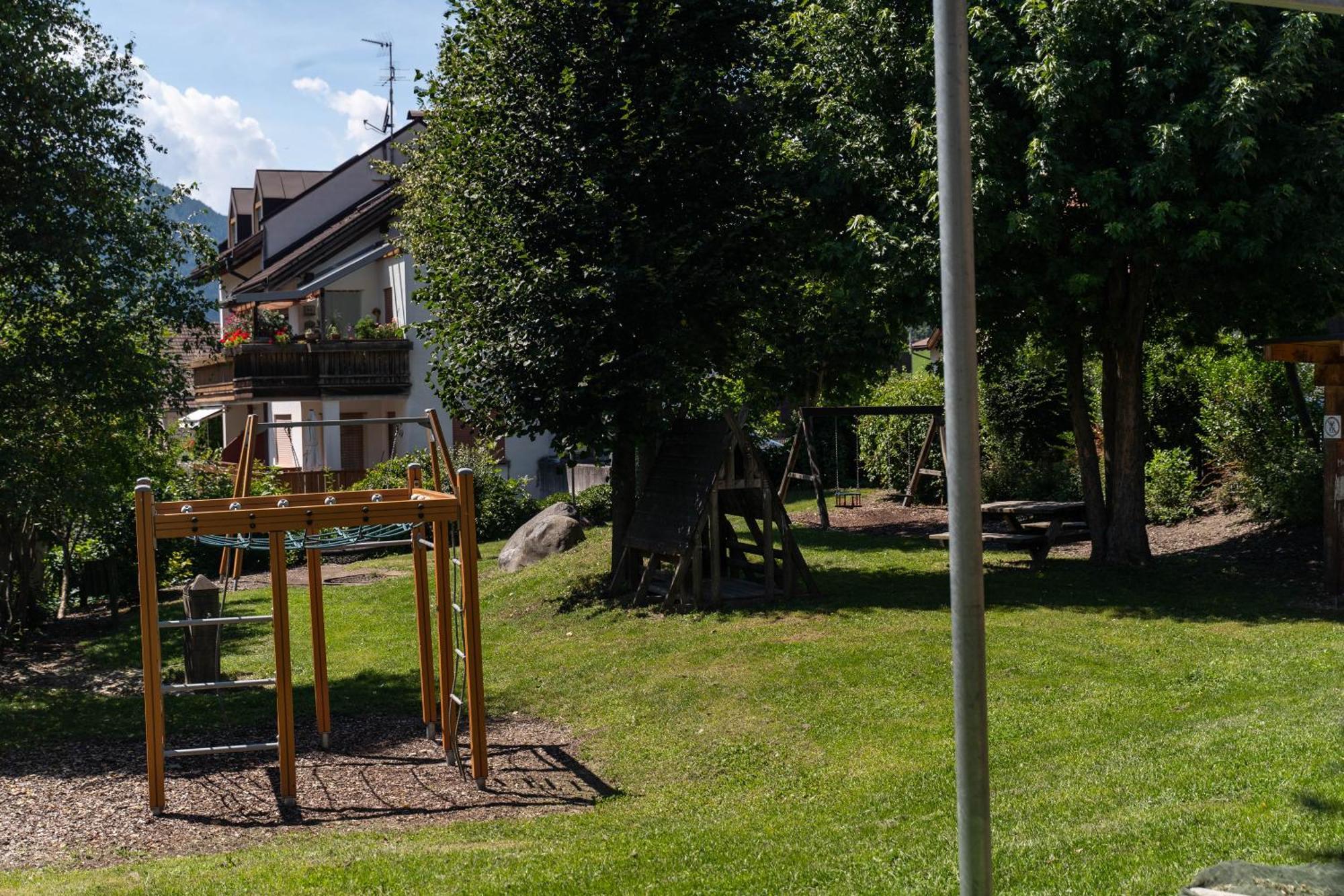 Apartments, Guest House & Historic Chalet Neuhaus San Sigismondo Esterno foto