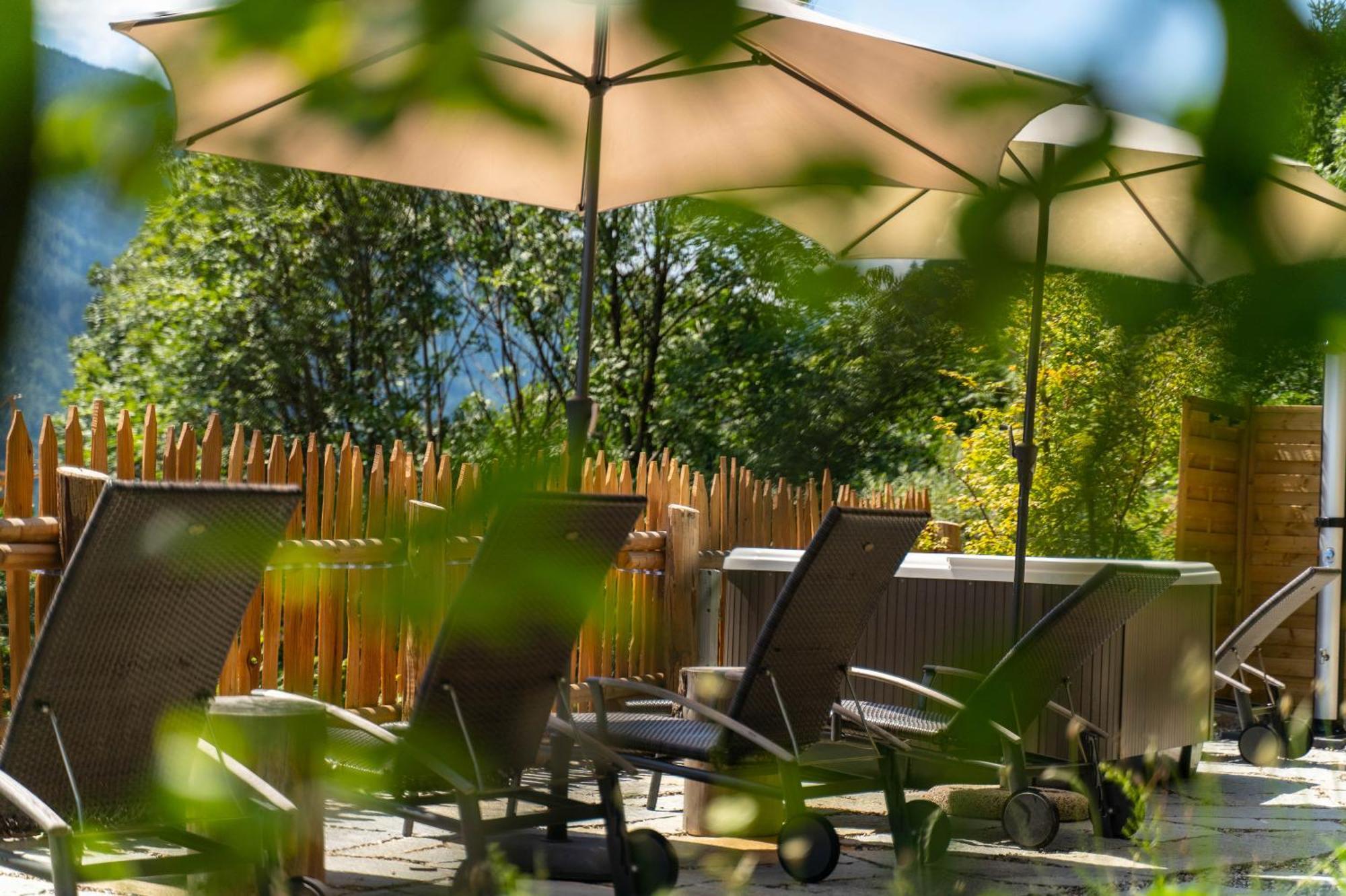 Apartments, Guest House & Historic Chalet Neuhaus San Sigismondo Esterno foto