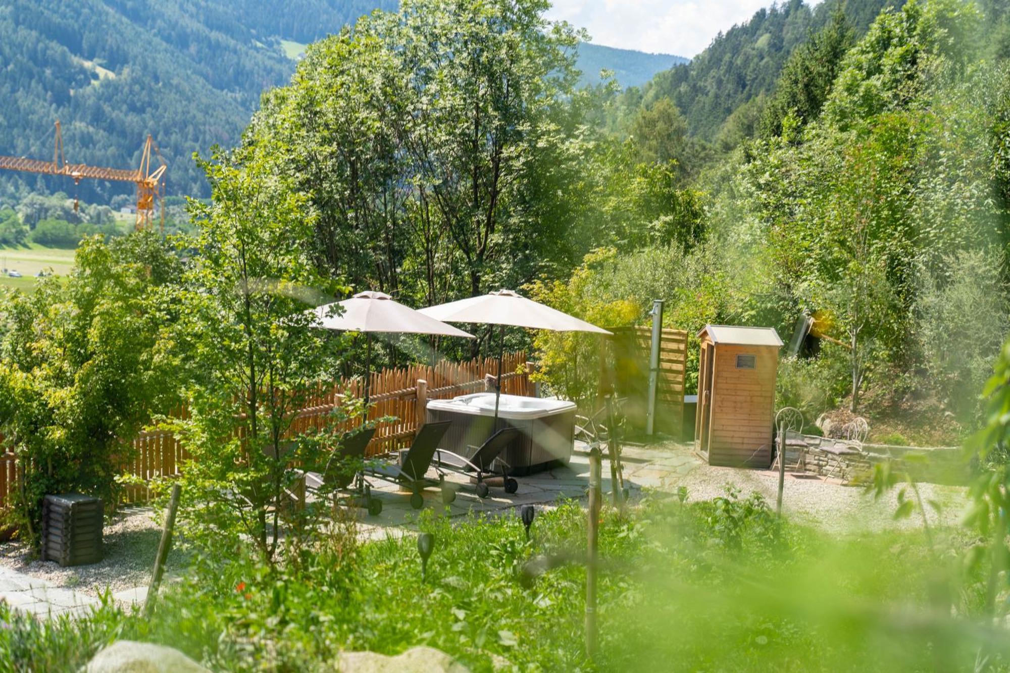 Apartments, Guest House & Historic Chalet Neuhaus San Sigismondo Esterno foto