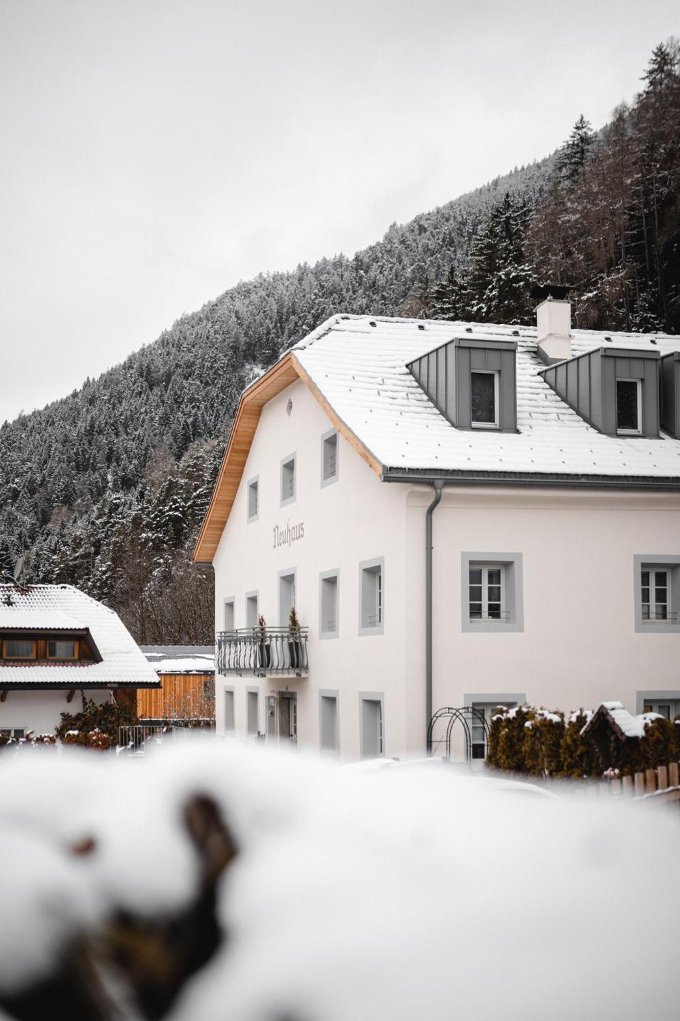 Apartments, Guest House & Historic Chalet Neuhaus San Sigismondo Esterno foto